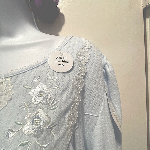 Miss Elaine Night Gown/Matching Robe - Picture 6 of 15